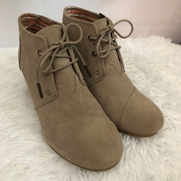 TOMS Desert Wedge Ankle/Bootie.  Tan.  Size 9.5 - Picture 5 of 8